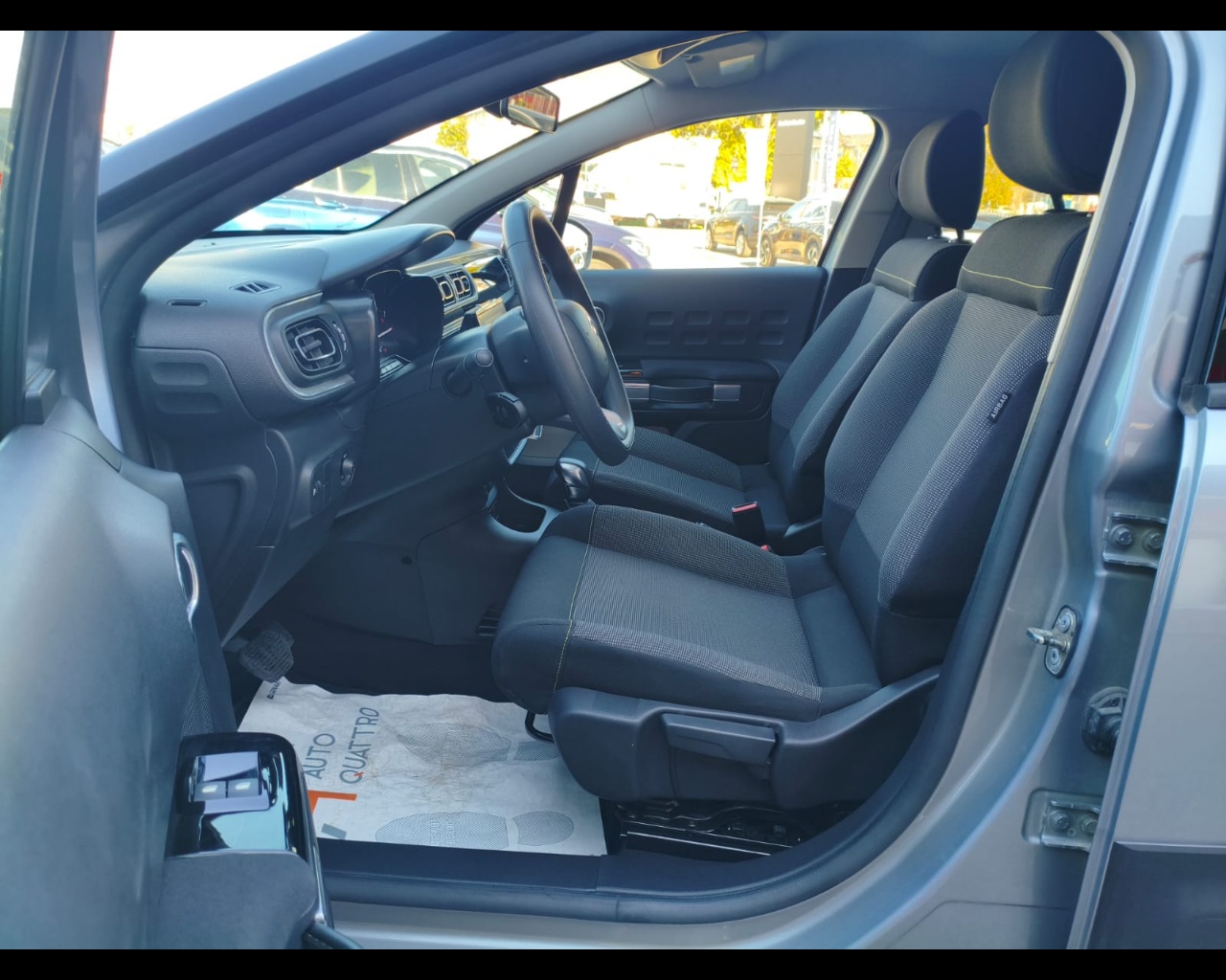 Foto CITROEN C3 1.2 puretech Max s&s 110cv eat6