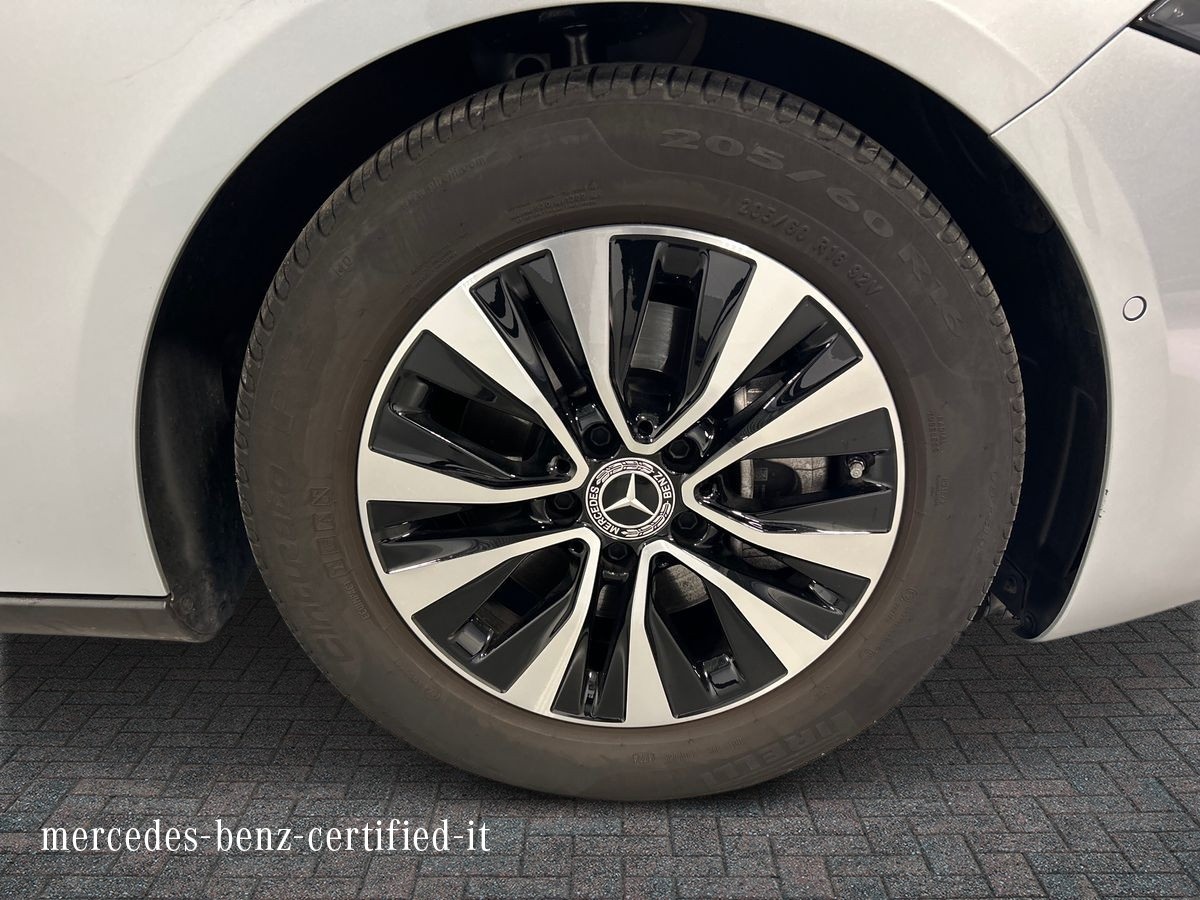 Mercedes  Classe A 180 D Advanced Speedshift DCT AMG 8G - 17