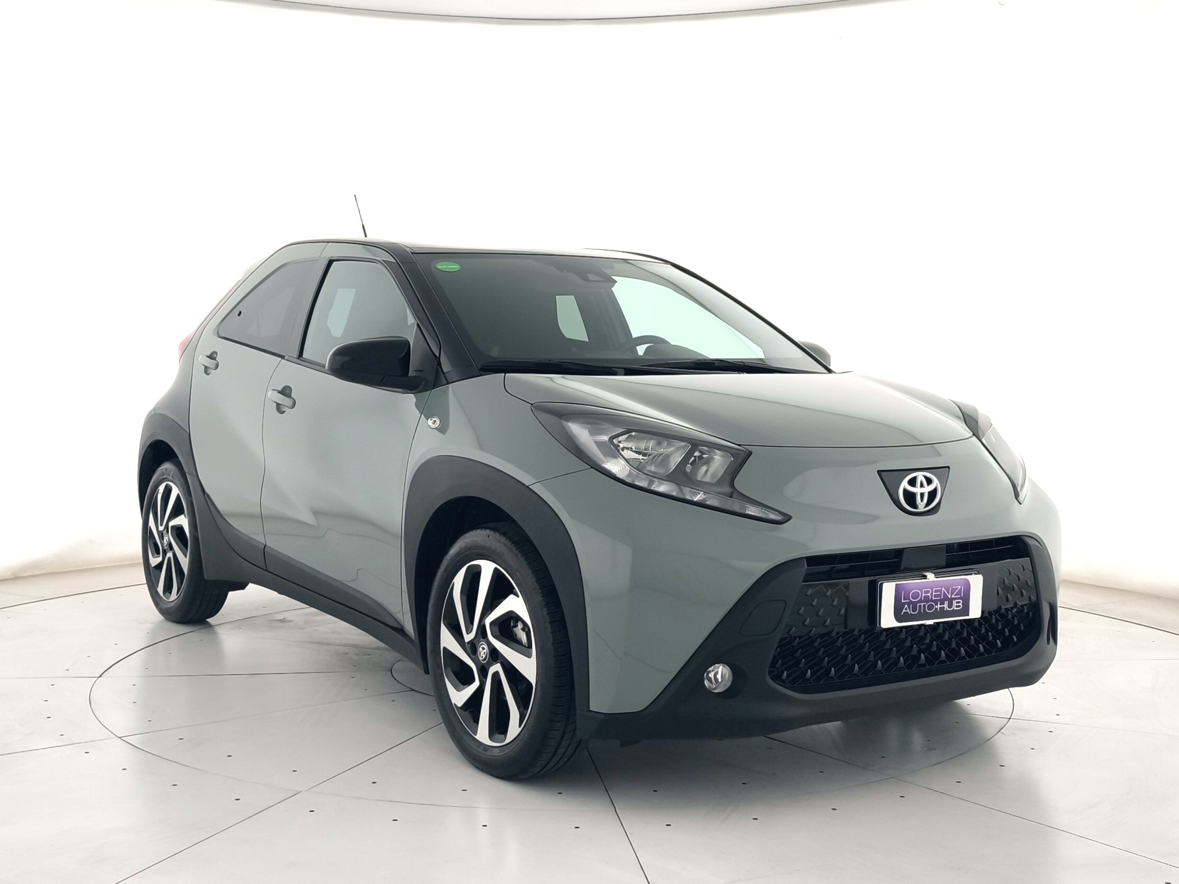 Aygo X 1.0 Trend 72cv CAMERA+ACC+C.17"