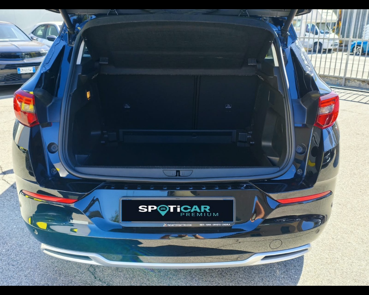 Foto OPEL Grandland 1.5 ecotec Business Elegance s&s 130cv at8