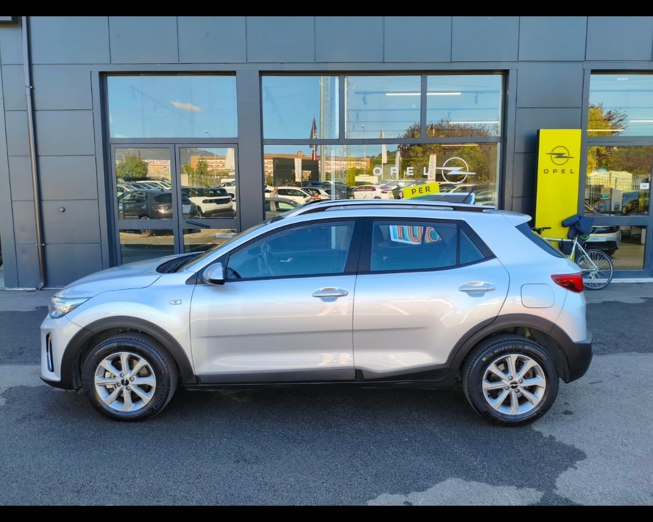Foto KIA Stonic 1.2 Urban ecogpl 82cv