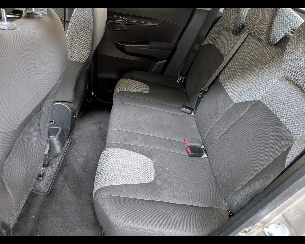 Foto MAHINDRA KUV100 1.2 K6+ m-bifuel