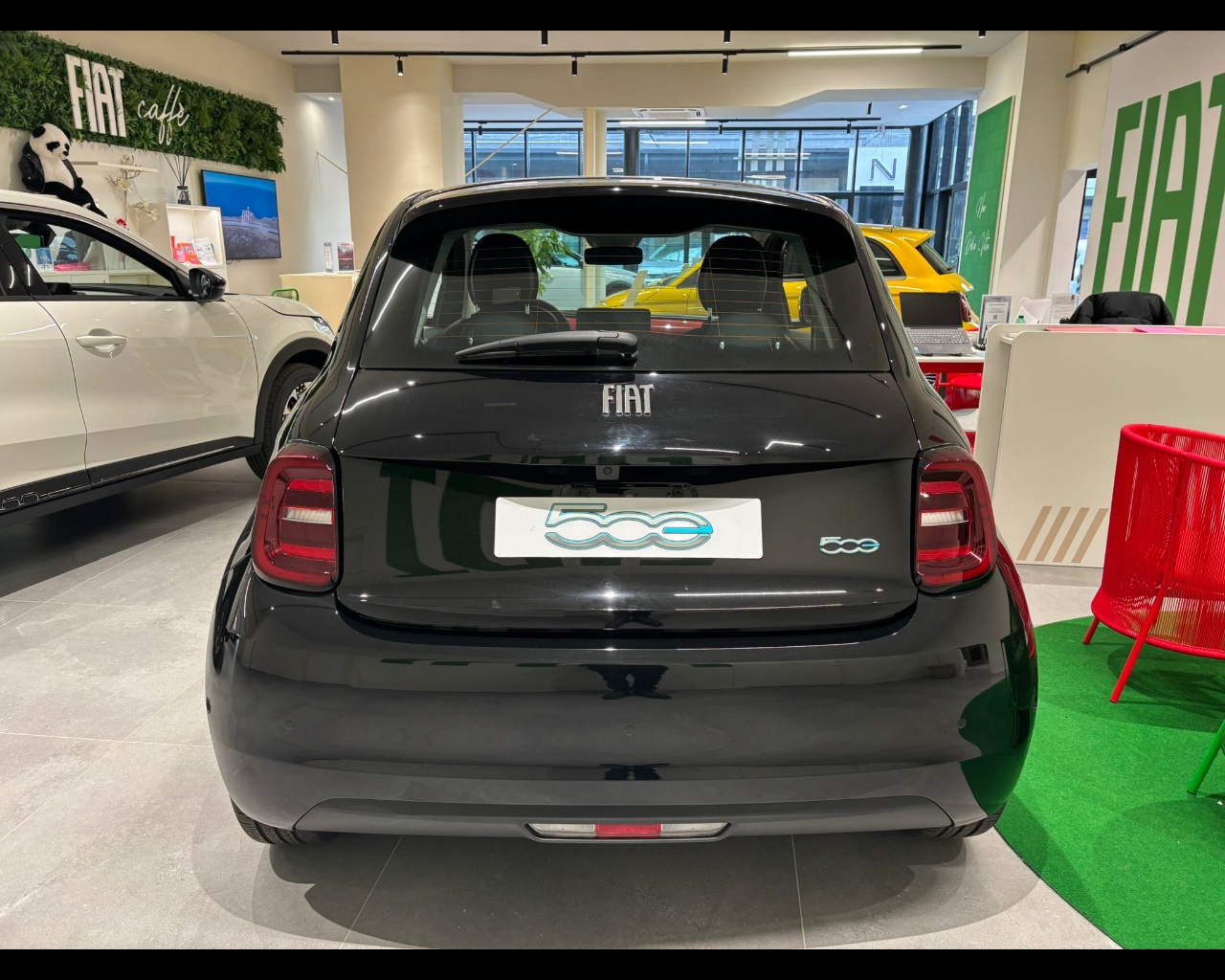 Foto FIAT 500e Hatchback My25 500e - Red320 Berlina