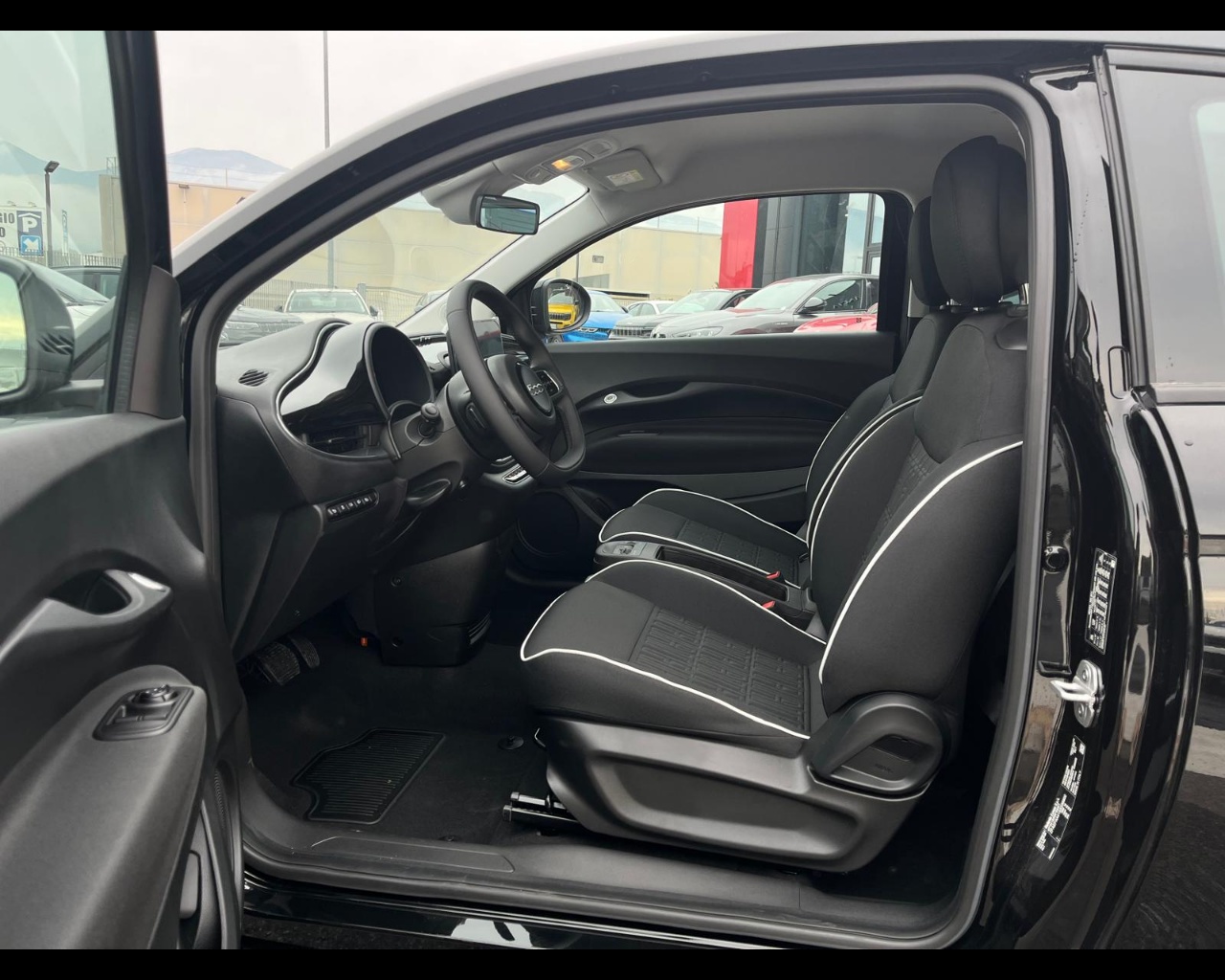 Foto FIAT 500 e Hatchback my25 320 Berlina+Pack tech