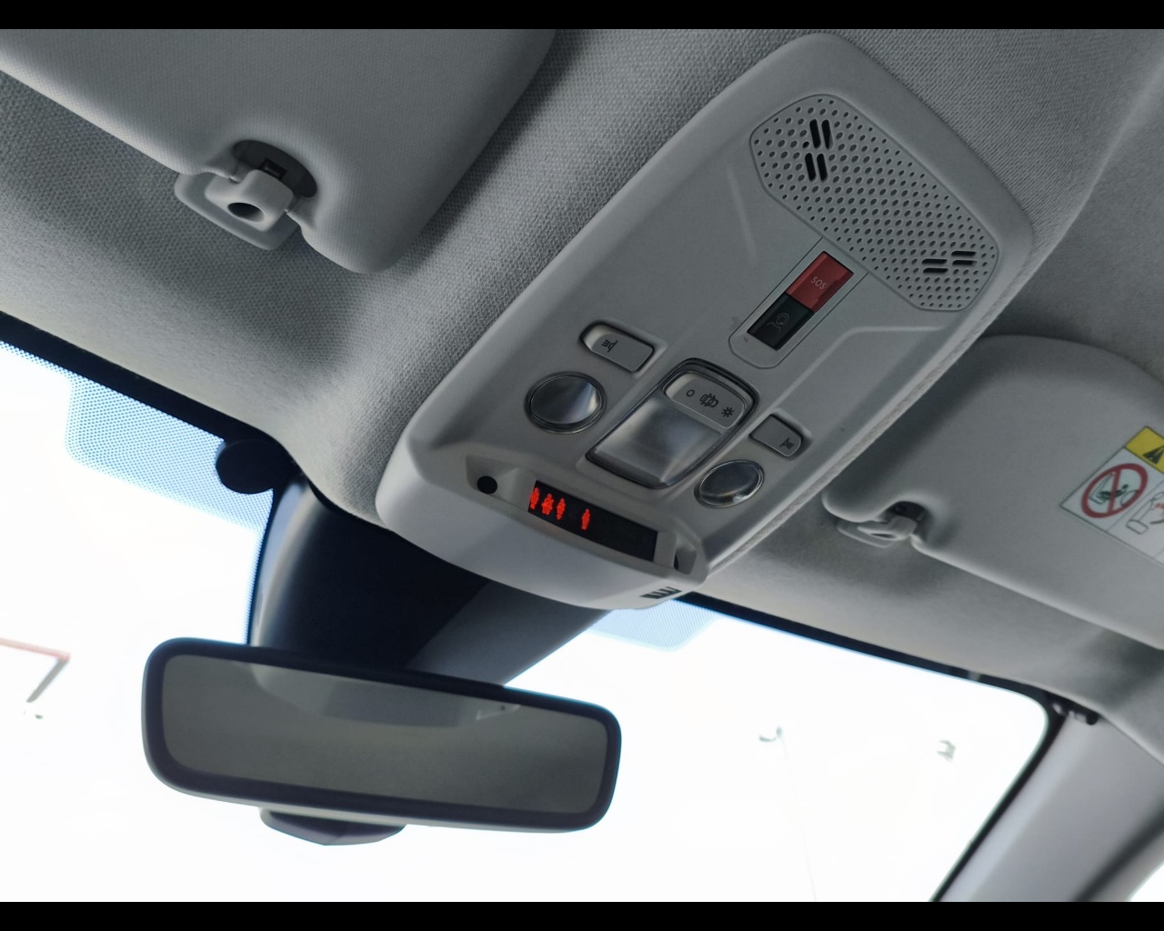 Foto CITROEN C4 1.5 bluehdi Shine s&s 130cv eat8