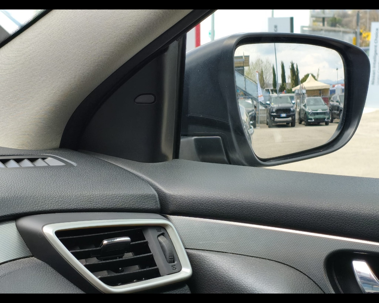 Foto NISSAN Qashqai 1.5 dci N-Connecta 115cv