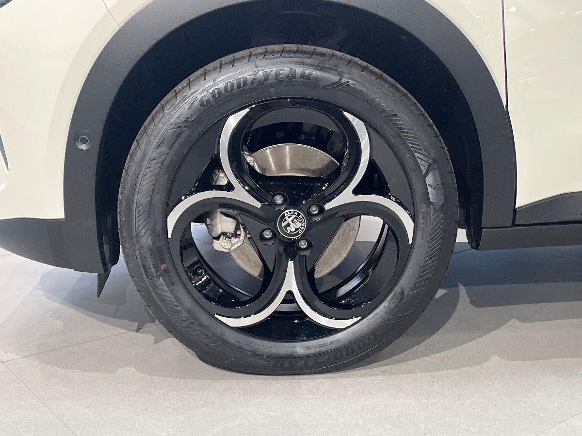 Alfa Romeo Junior Nuovo Ibrido benzina Junior Verona