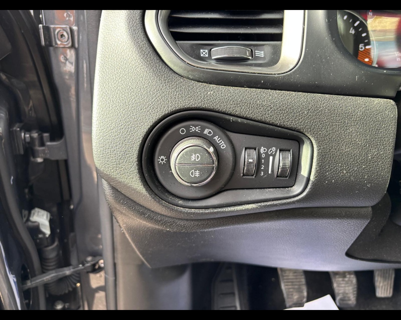 Foto JEEP Renegade 1.6 mjt Limited 2wd 130cv