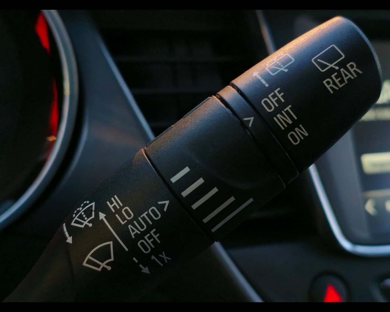 Foto OPEL Crossland 1.2 Elegance s&s 83cv