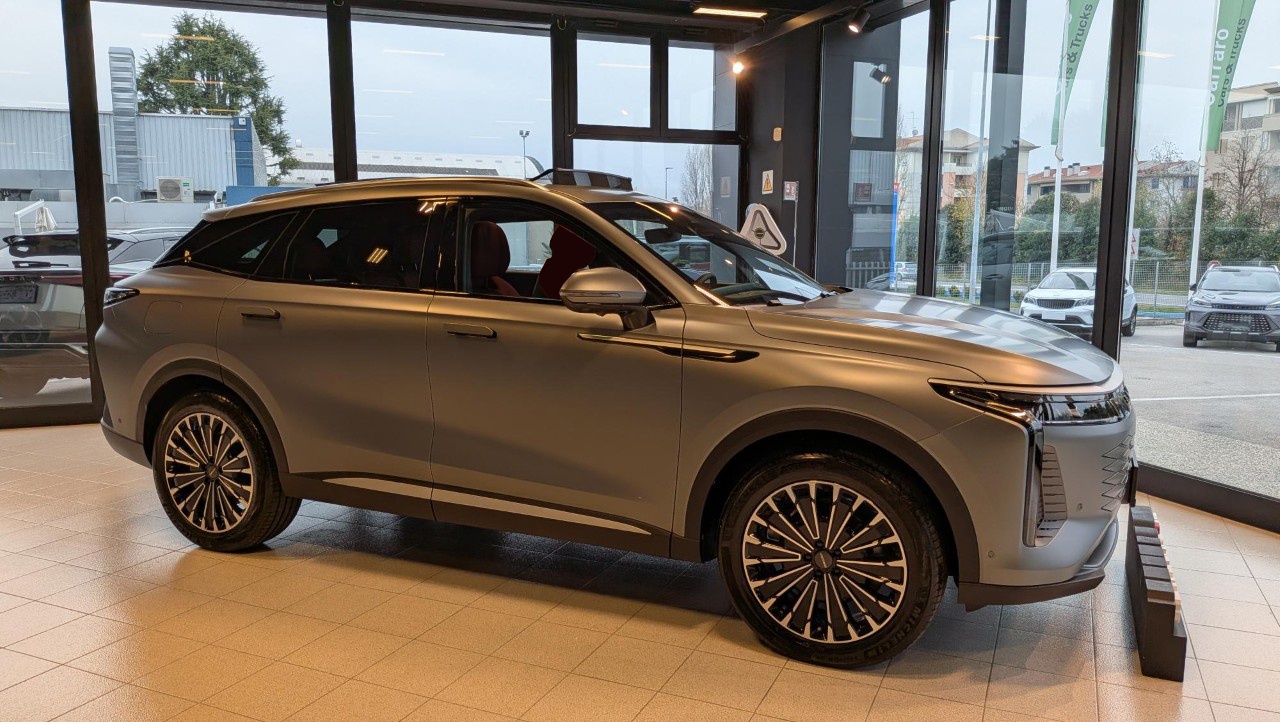 Omoda OMODA 9 9 PHEV - 1.5TGDI - Premium (AWD)