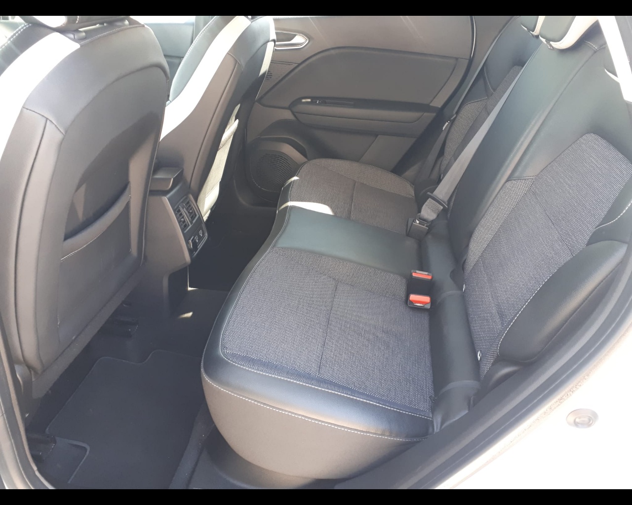 Foto RENAULT Captur 1.3 tce Intens 130cv edc fap