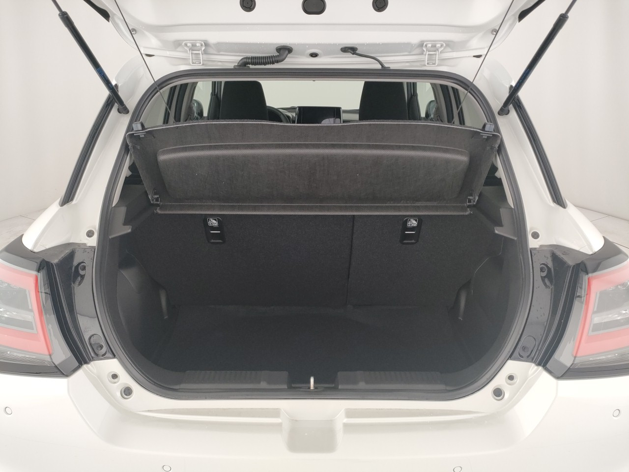 Suzuki Swift Nuovo Ibrido benzina Swift Porto Mantovano