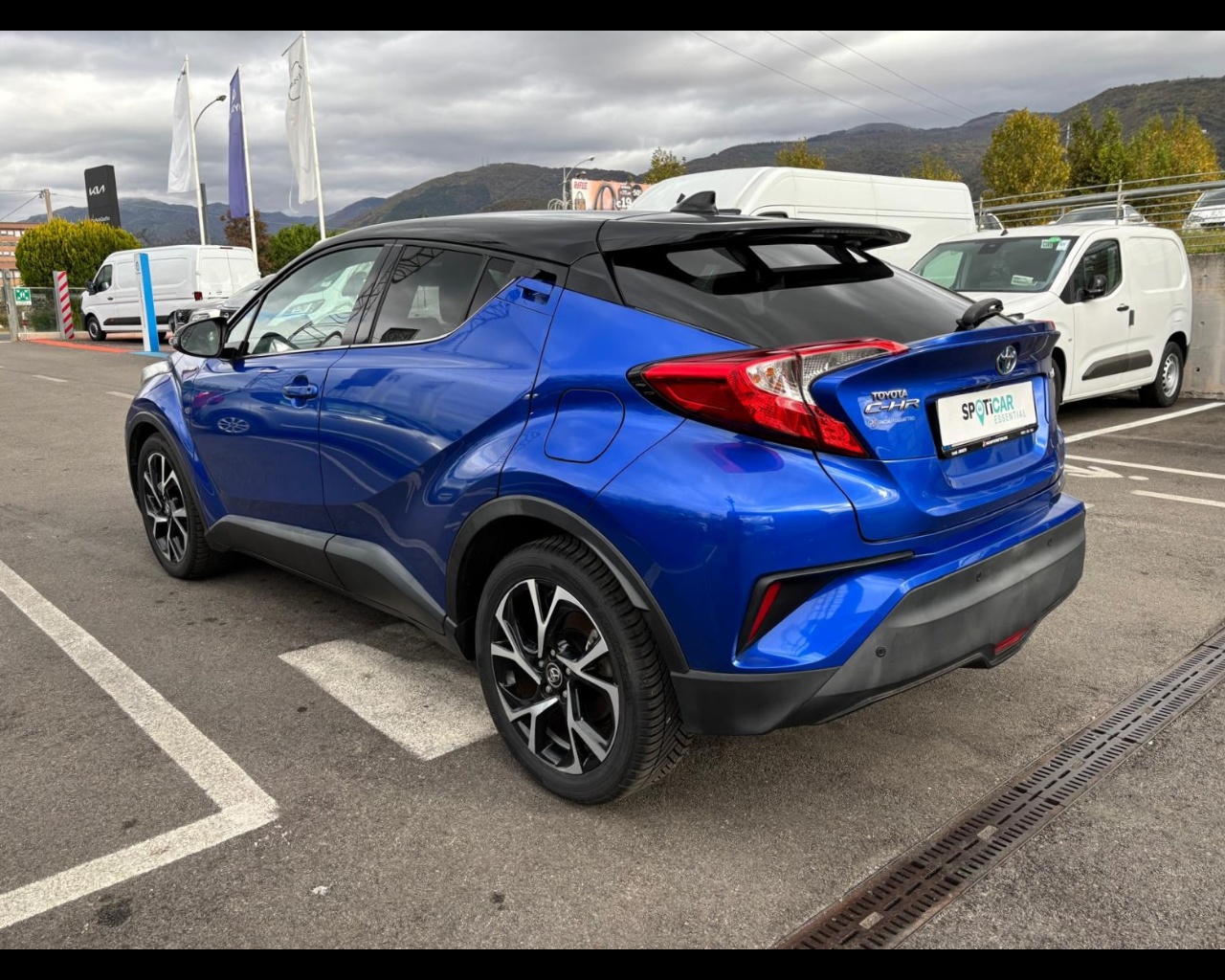 Foto TOYOTA C-HR 1.8h Trend 2wd e-cvt