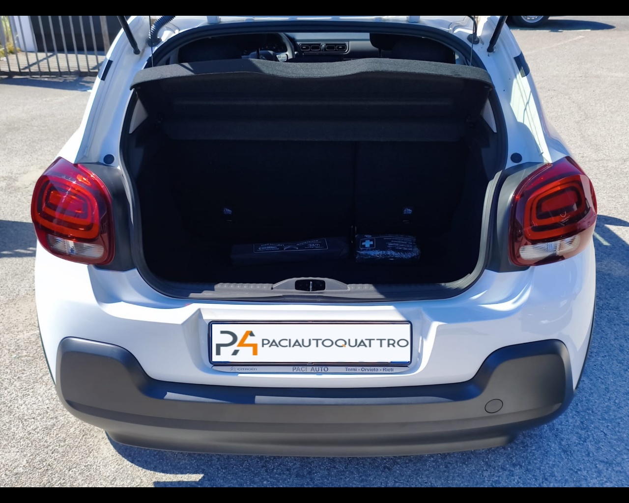 Foto CITROEN C3 1.2 puretech C-Series s&s 83cv neopatentati