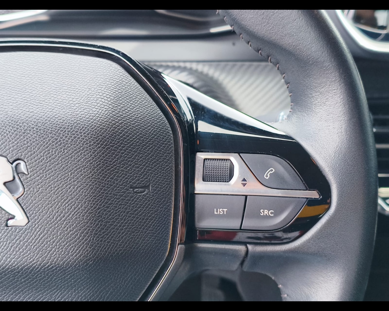 Foto PEUGEOT 208 1.2 puretech Active Pack s&s 75cv