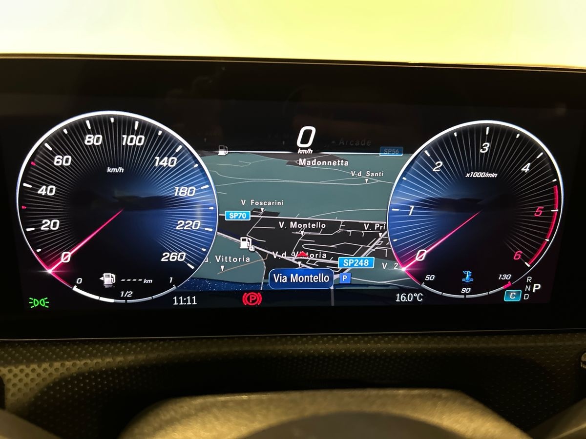 Mercedes  Classe A 180 D Advanced Plus AMG Line 8G-DCT - 13