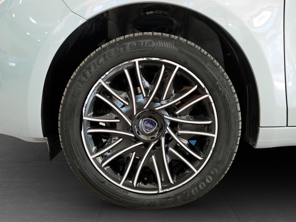 LANCIA Ypsilon 1.0 firefly hybrid Gold s&s 70cv 5p.ti Ibrida usato - 18