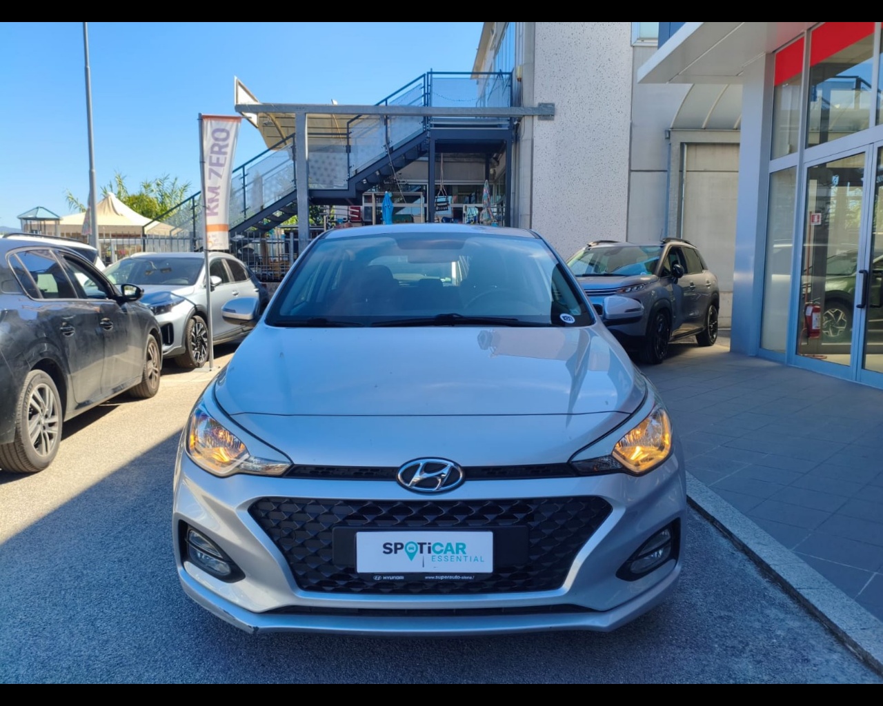 Foto HYUNDAI i20 5p 1.2 mpi Connectline econext Gpl 73cv