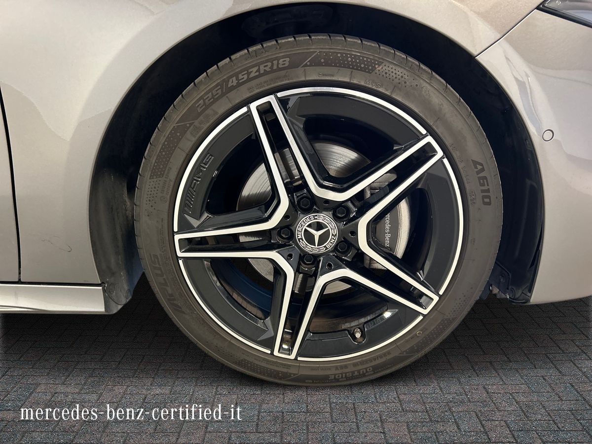 Mercedes  Classe A 180 D Advanced Plus AMG Line 8G-DCT - 17