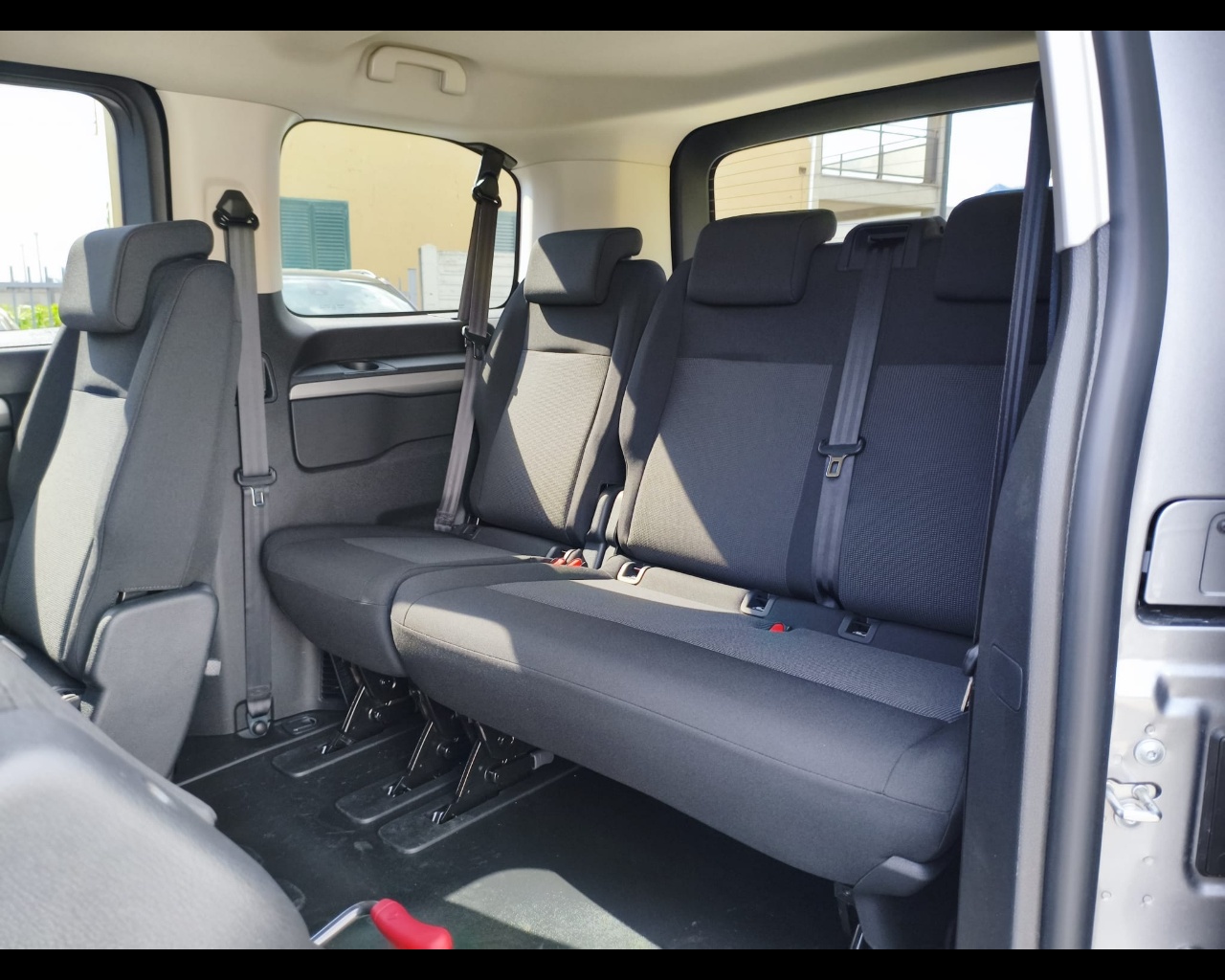 Foto OPEL Zafira Business Edition 2.2 180cv S&S EAT8 Passo Medio