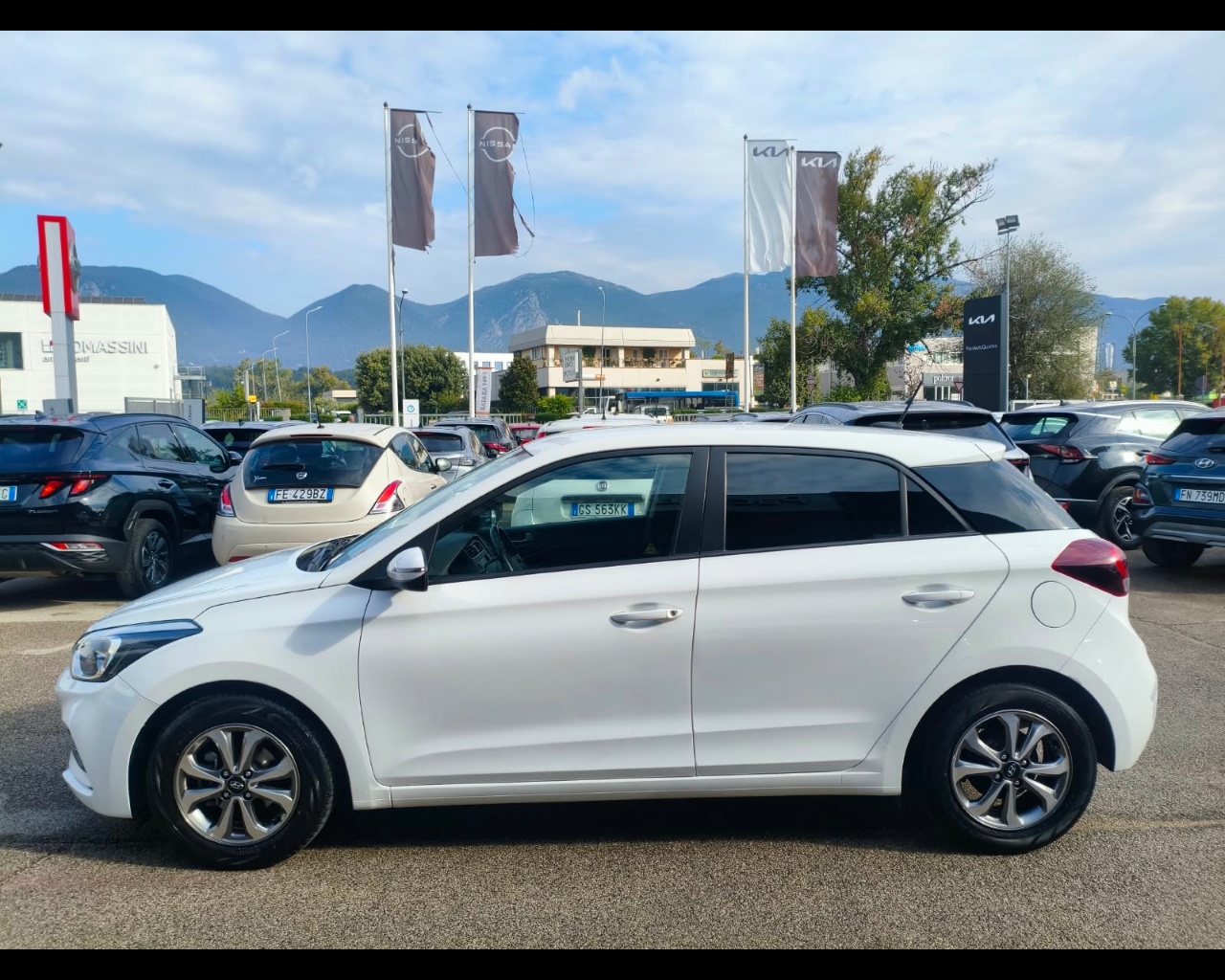 Foto HYUNDAI i20 5p 1.2 mpi Connectline 75cv Gpl