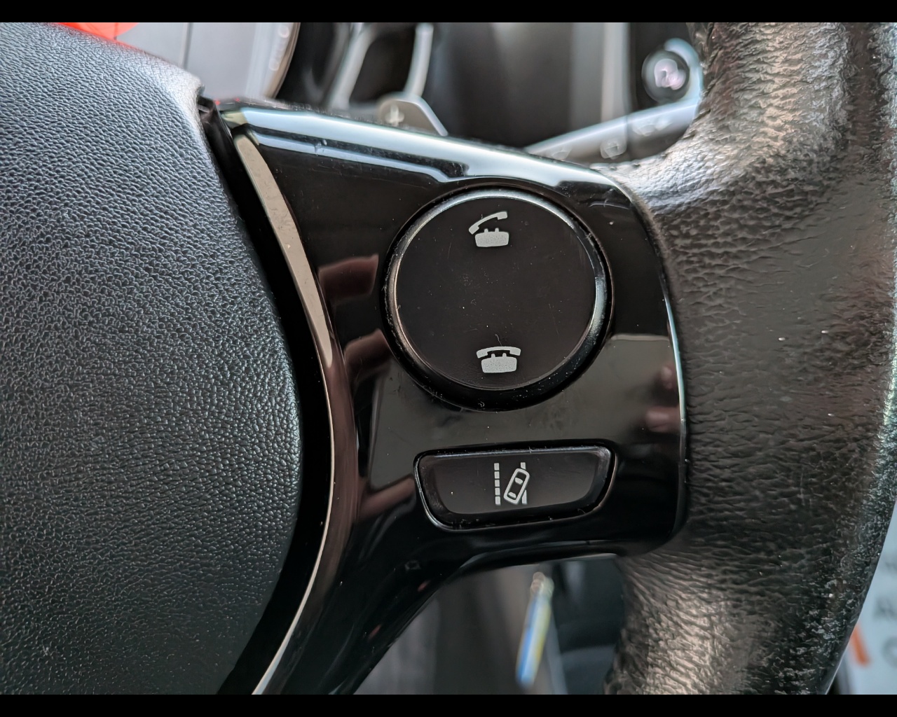 Foto TOYOTA Aygo 5p 1.0 x-cool m-mt 72cv