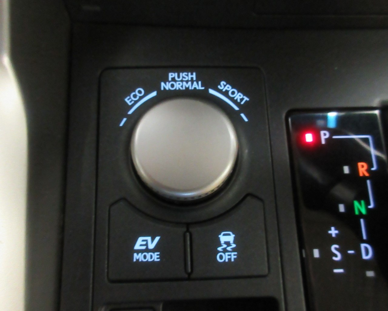 Lexus NX NX 300 2.5 Hybrid Icon 4WD CVT - 16