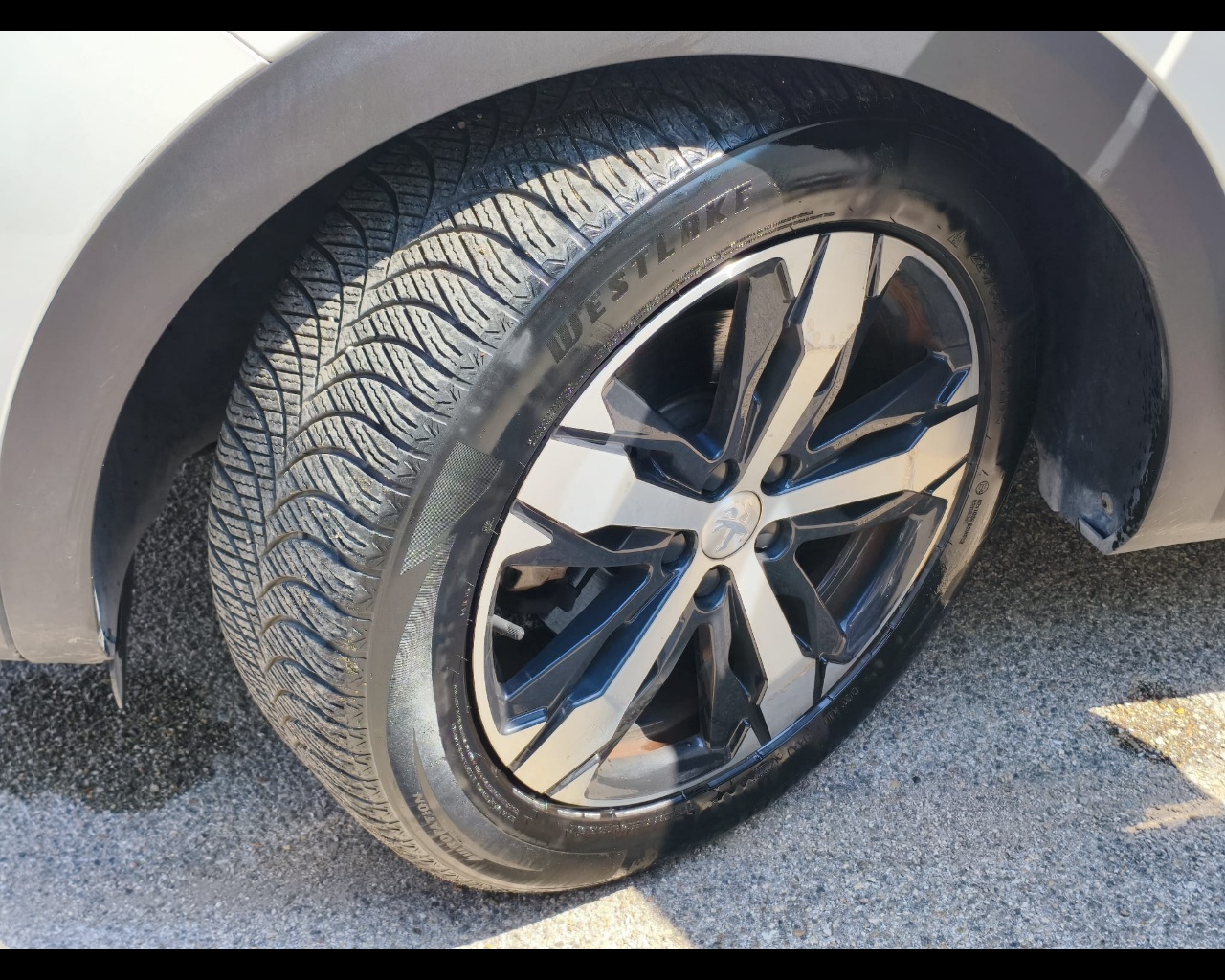 Foto PEUGEOT 3008 1.5 bluehdi GT Line s&s 130cv