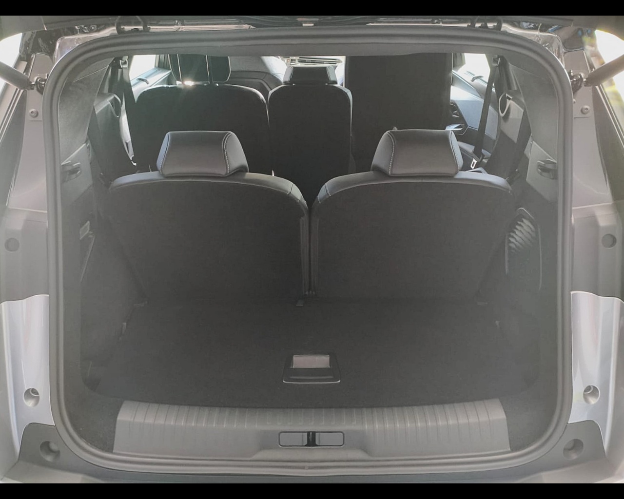Foto PEUGEOT 5008 1.2 hybrid GT 136cv e-dcs6