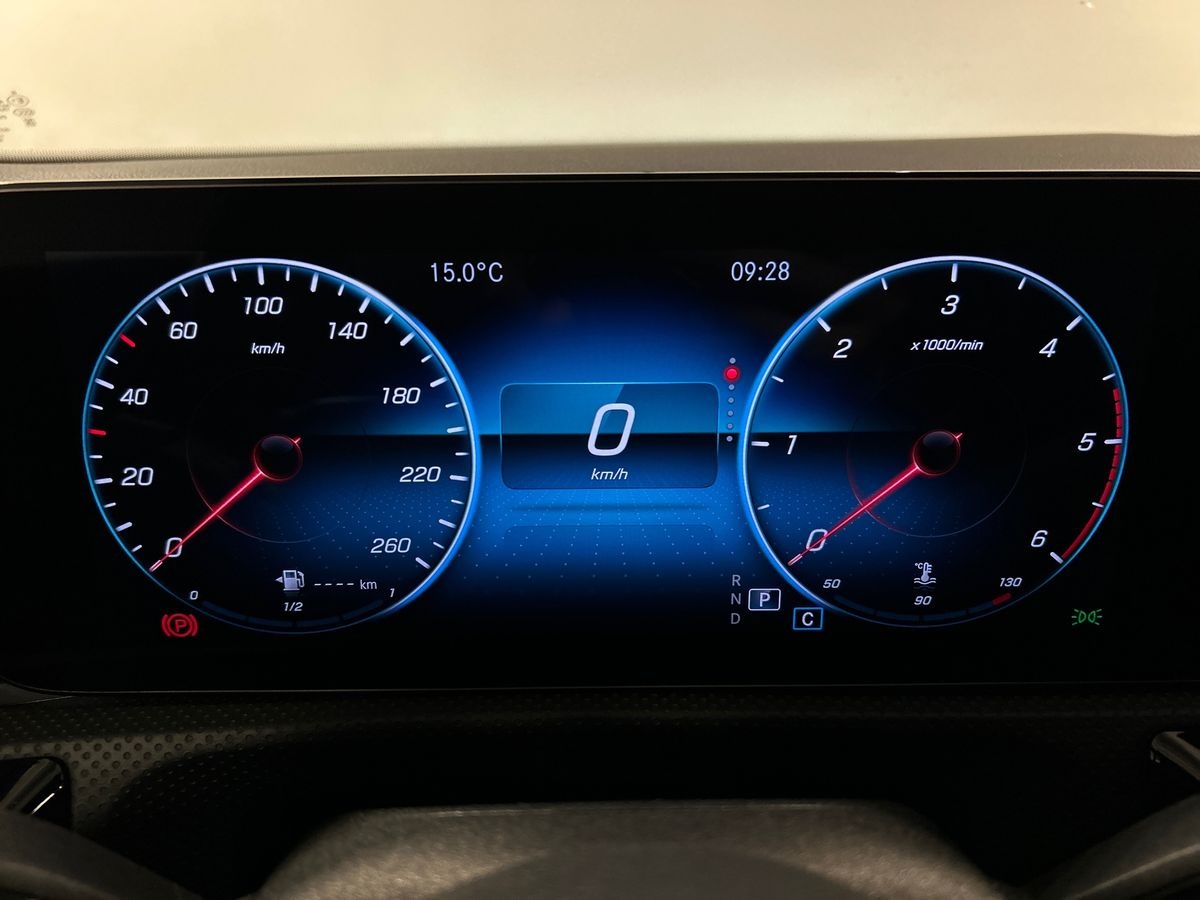 Mercedes Classe A Classe A 180 D Sport 8G-DCT - 13