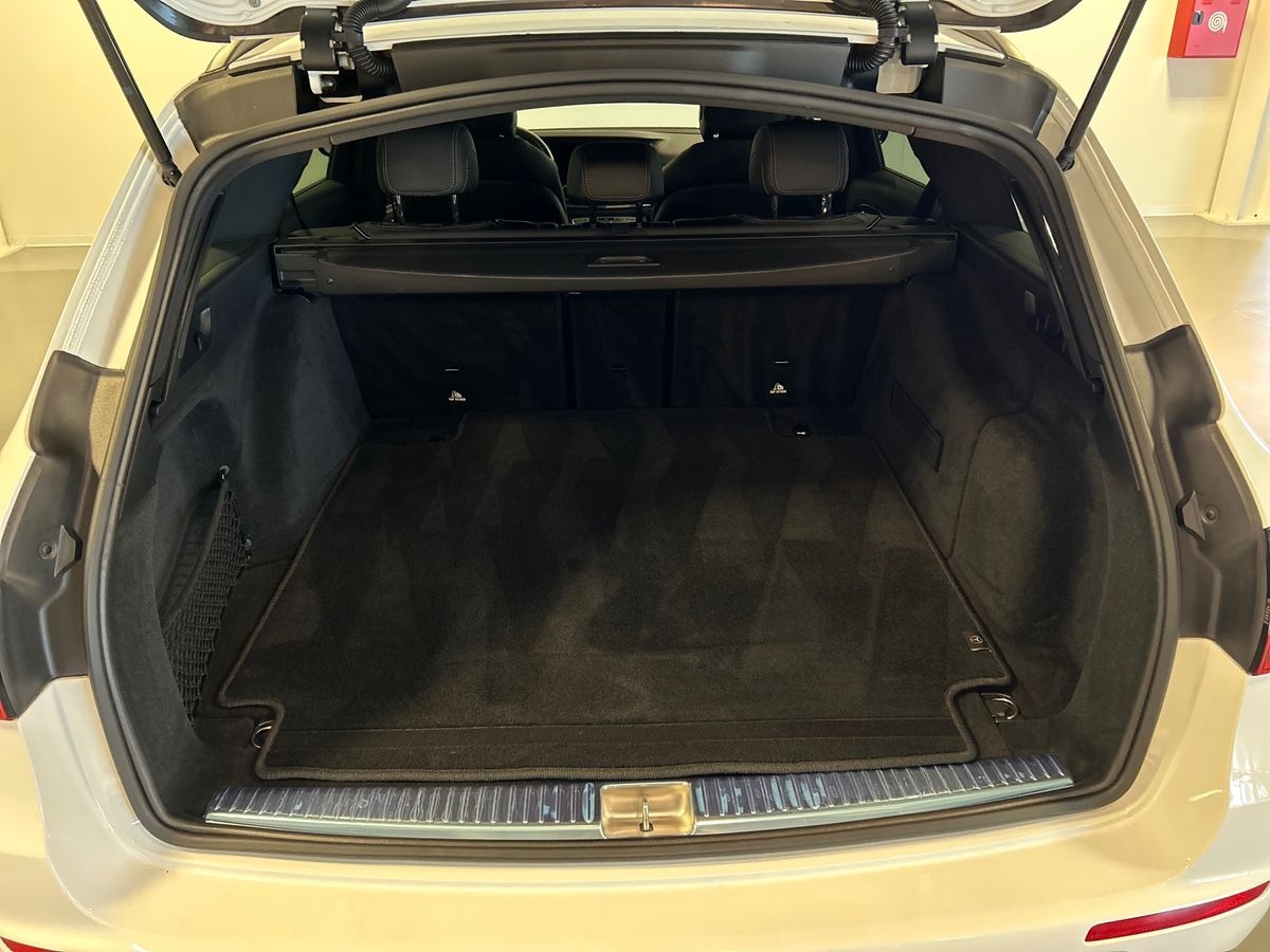 Mercedes Classe E Station Wagon Classe E Station Wagon 220 d Mild hybrid Premium AMG Line Night Edition 4Matic 9G-Tronic Plus - 8