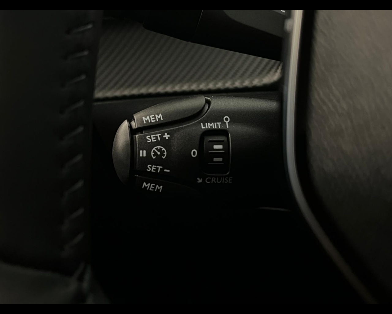 Foto PEUGEOT 2008 1.2 puretech Style s&s 100cv