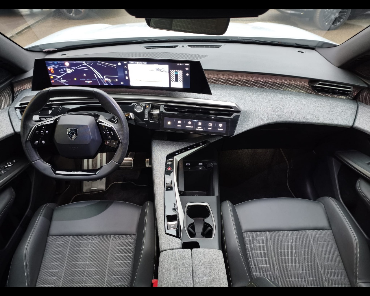 Foto PEUGEOT 3008 1.2 hybrid GT 145cv e-dcs6