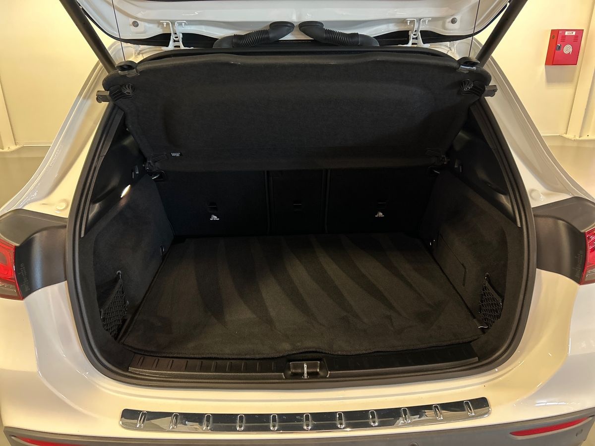 Mercedes GLA GLA 200 D Premium 4Matic 8G-DCT - 8