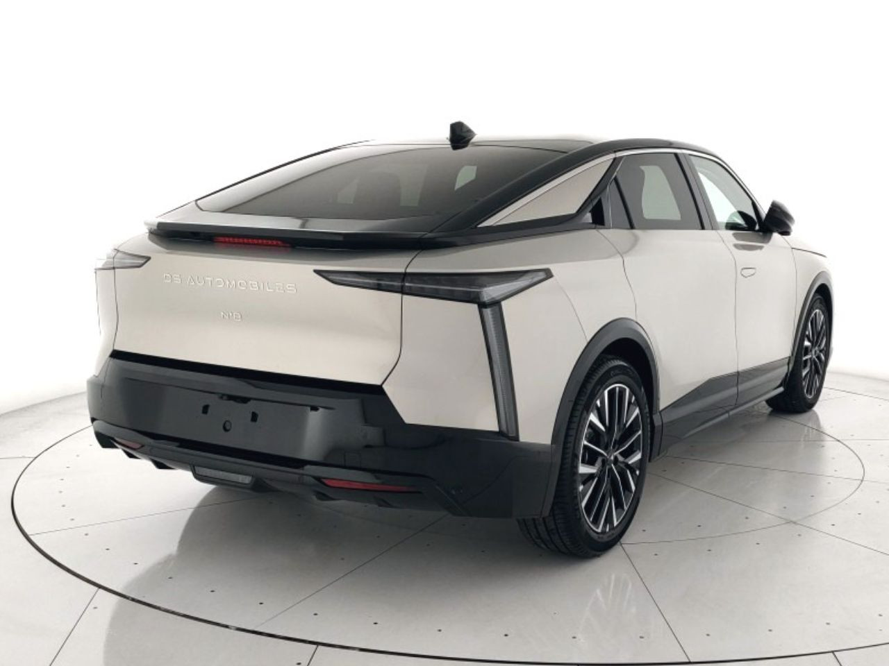 Ds DS NÂ°8 Nuovo elettrico DS NÂ°8 Porto Mantovano