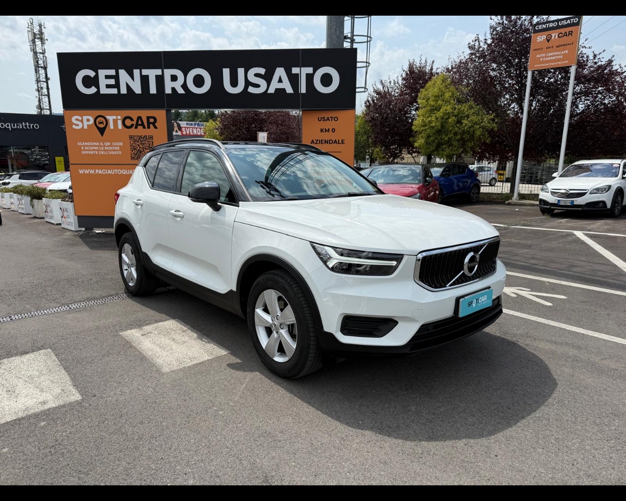 Foto VOLVO XC40 N1 1.5 T2 Momentum Core my21