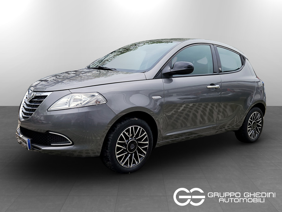 LANCIA Ypsilon ypsilon 1.2 8v Gold c/CL 69cv E6 Benzina usato