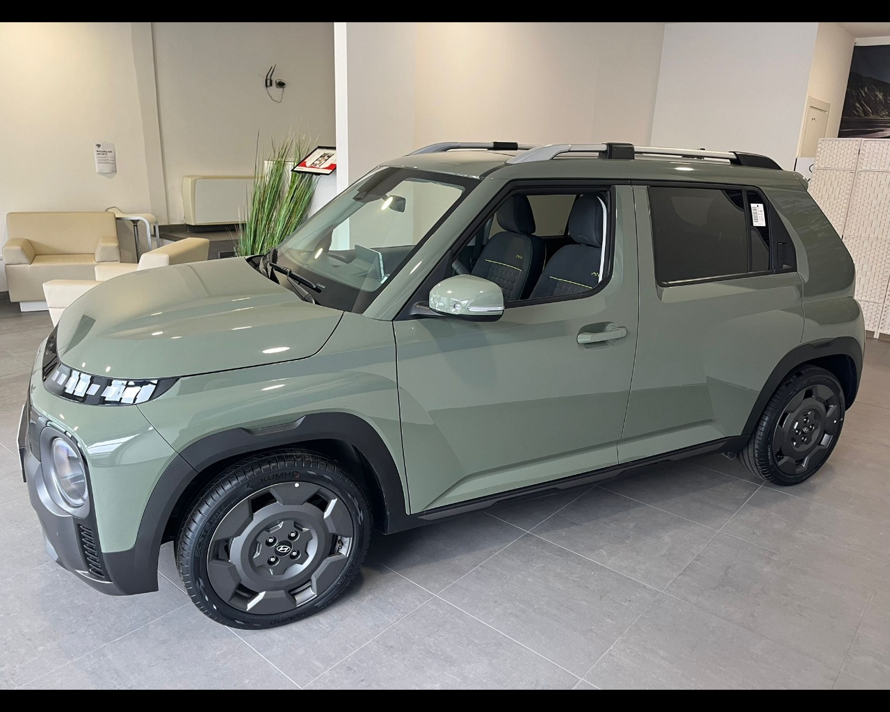 Foto HYUNDAI INSTER 49 KWH CROSS+PP