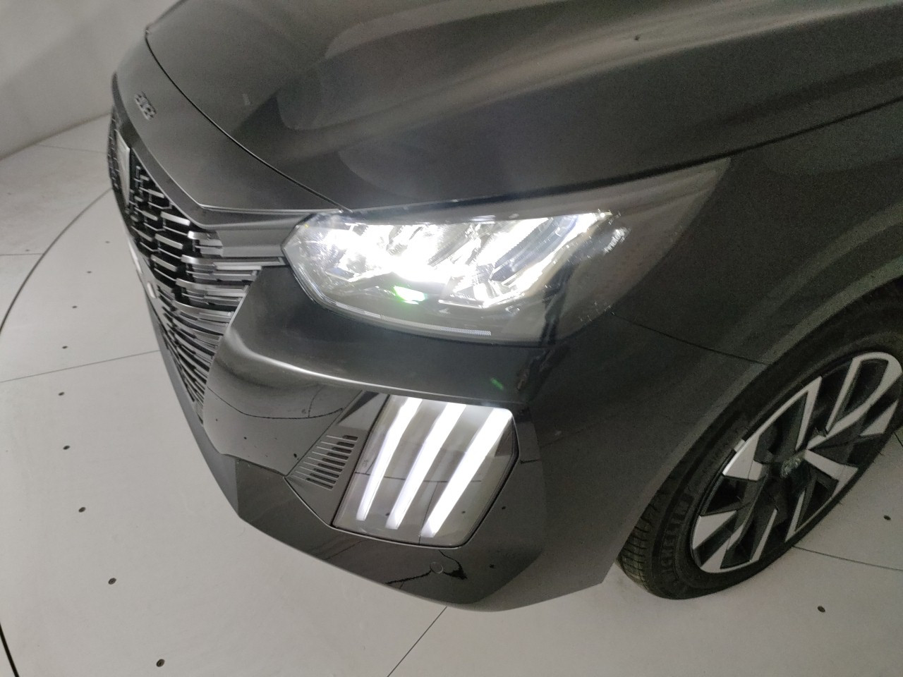 Peugeot 208 Nuovo Ibrido benzina 208 Porto Mantovano