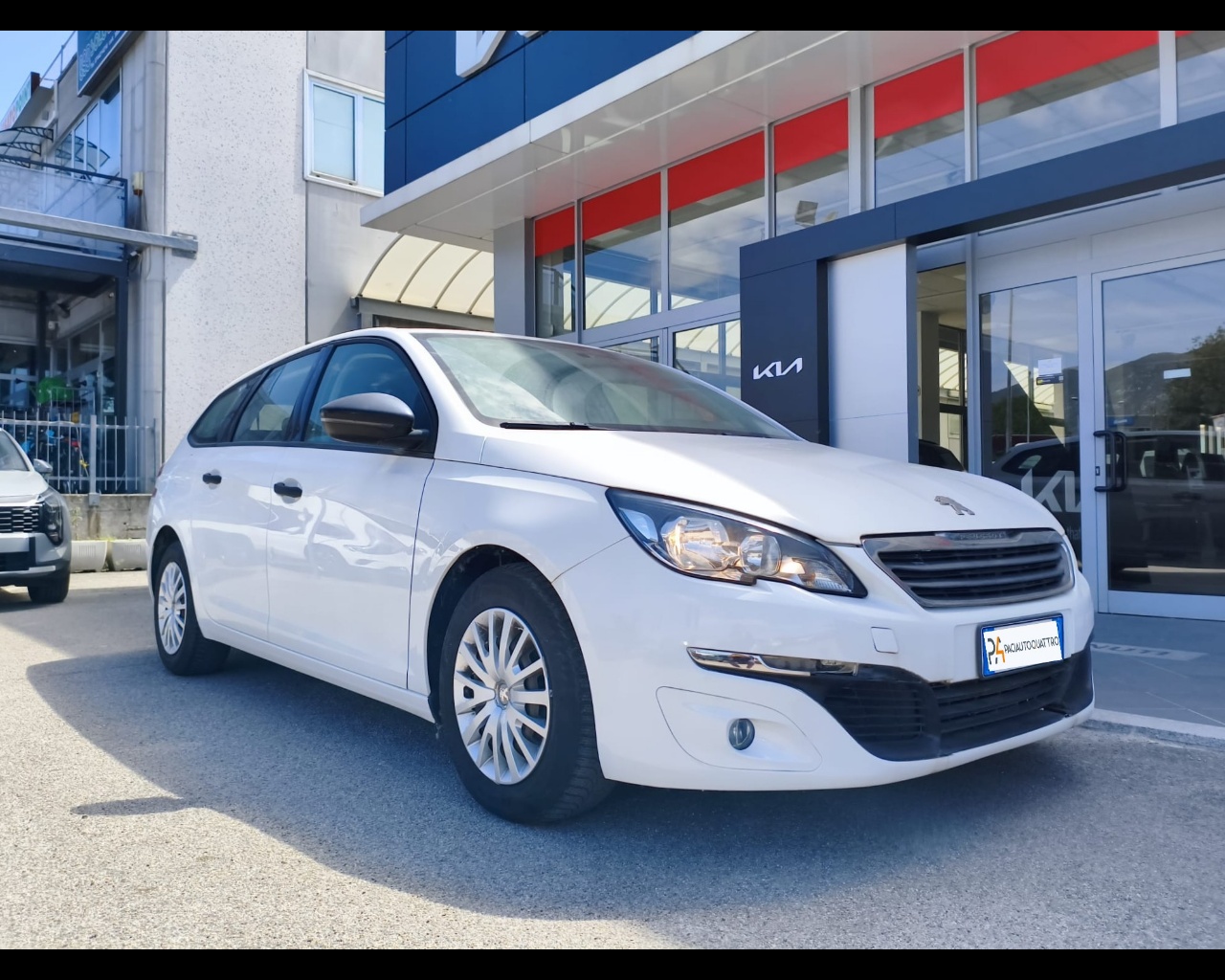 Foto PEUGEOT 308 SW 1.6 bluehdi Access s&s 100cv