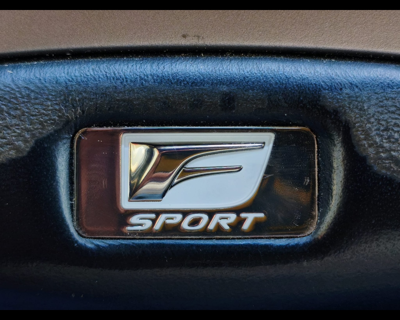 Foto LEXUS NX 300h 2.5 F-Sport 4wd cvt