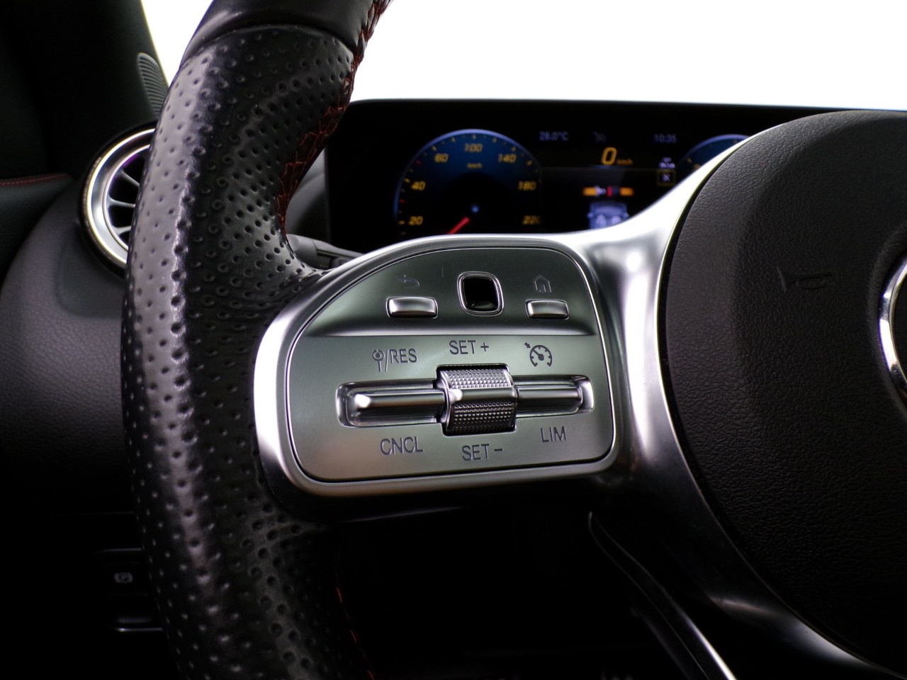 Mercedes GLA GLA 200 D Premium 4Matic 8G-DCT - 18