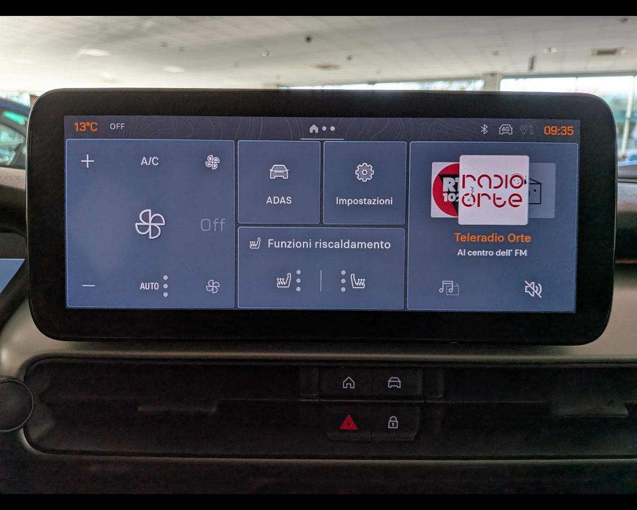 Foto JEEP Avenger 1.2 turbo e-hybrid mhev Summit fwd 110cv edct6