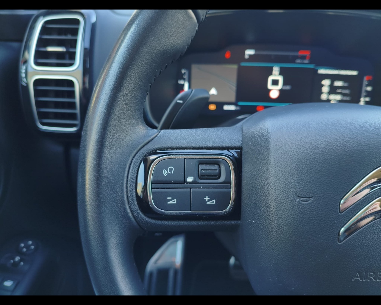 Foto CITROEN C5 Aircross 1.5 bluehdi Shine s&s 130cv eat8